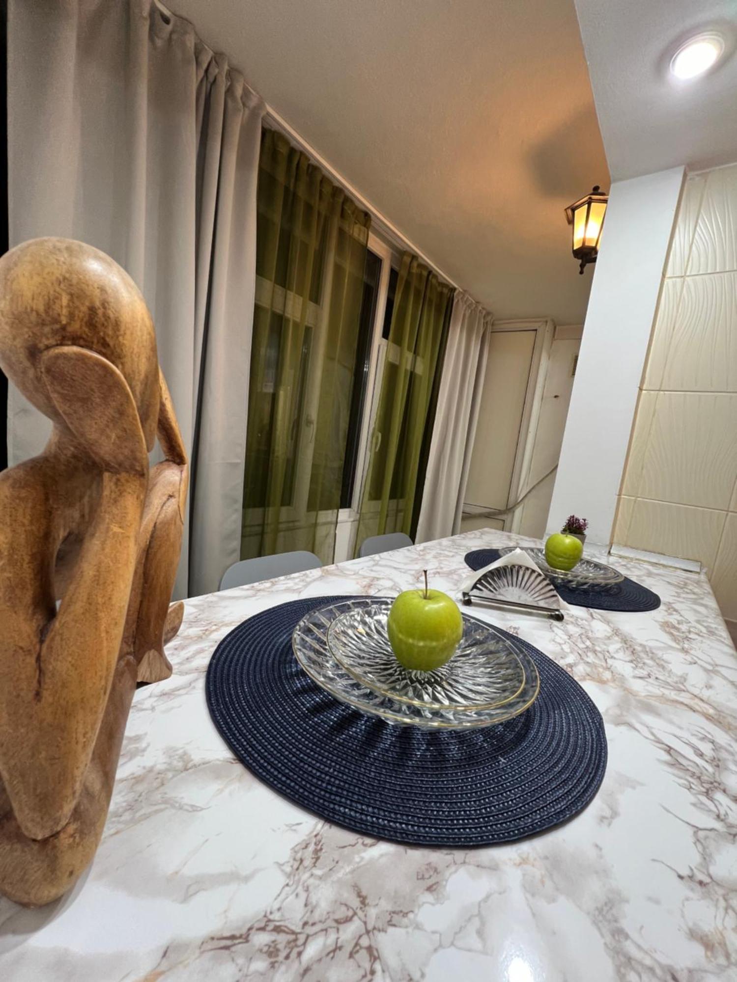 Kiwi Apart-Hotel 1Br Wi-Fi Free - Close To Old Town - Cozy Location - Shorter Or Longer Stay - R&M Boutique بوخارست المظهر الخارجي الصورة